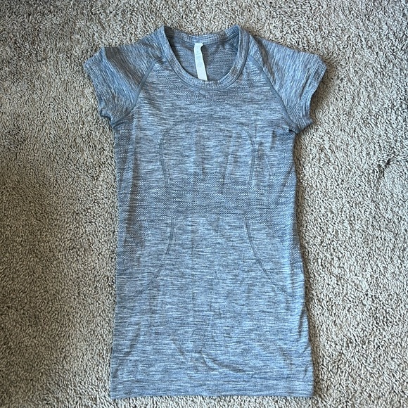 Lululemon Swiftly Tech Short Sleeve - Hip Length - Picture 1 of 5
